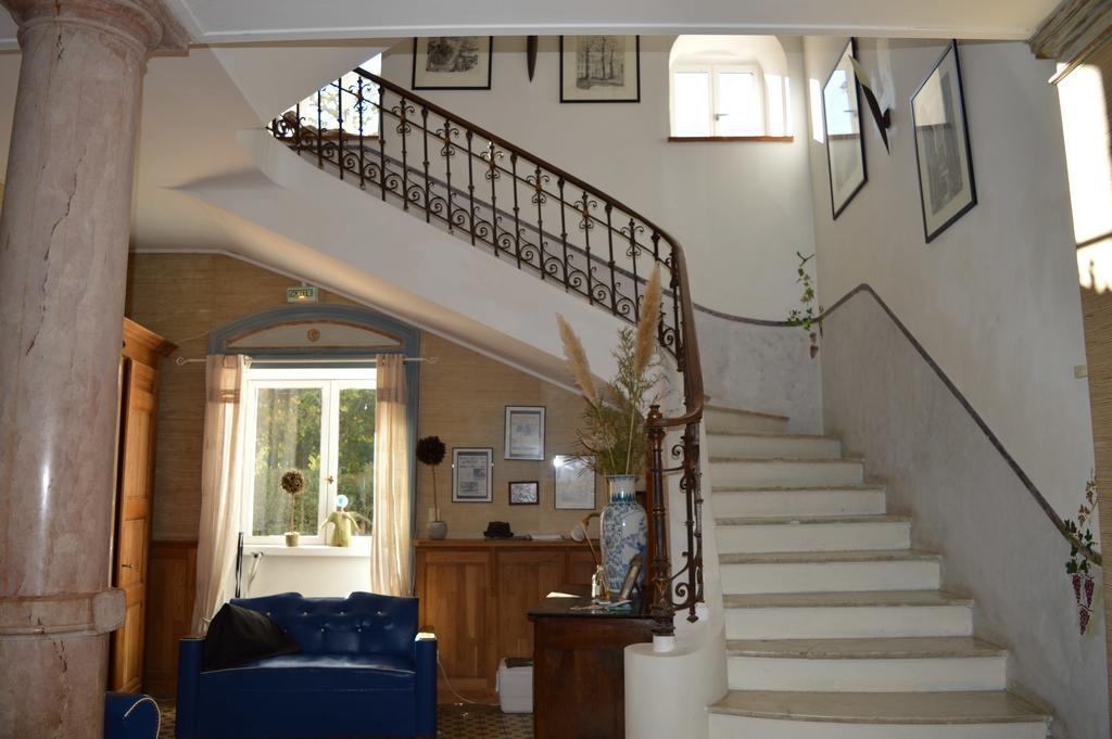 Chateau La Roque Margaux Servian Exterior photo