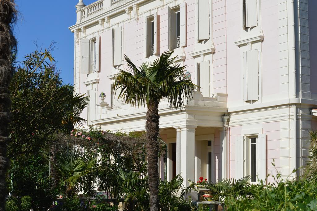 Chateau La Roque Margaux Servian Exterior photo