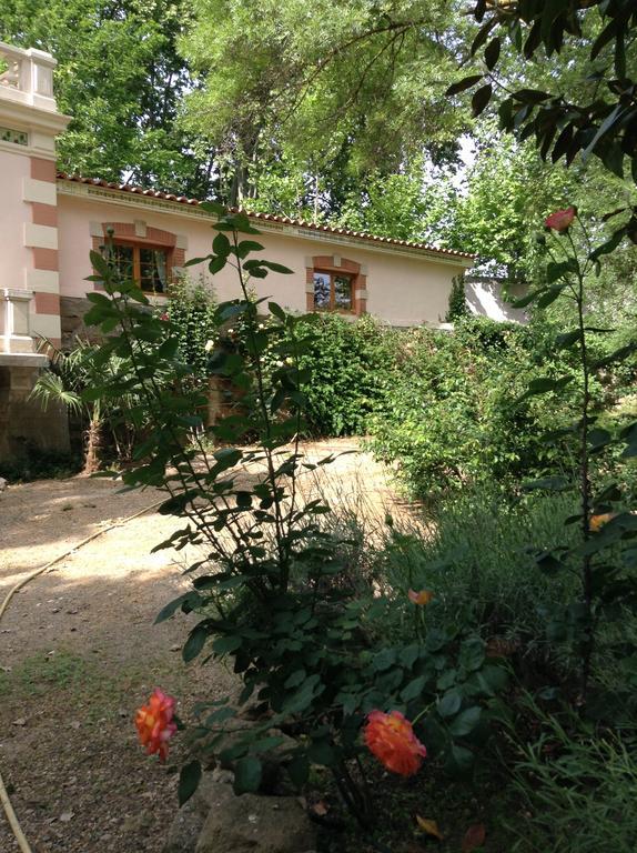 Chateau La Roque Margaux Servian Exterior photo